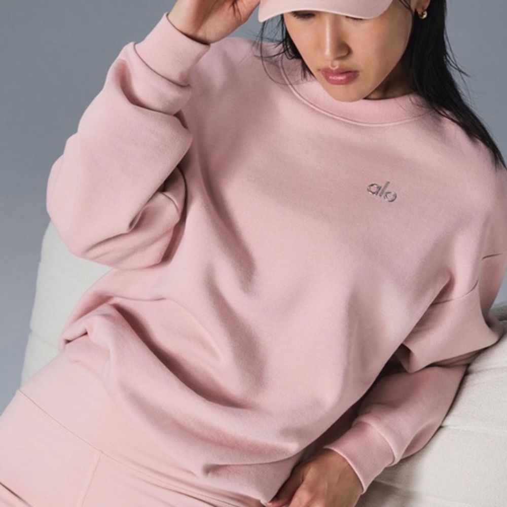 Alo Yoga Ballet Pink Accolade Sweat Set